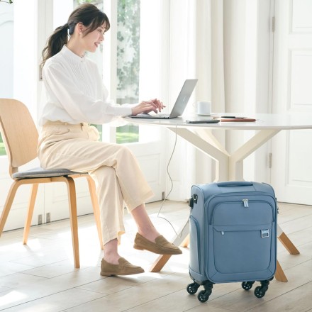 LCC機内持込対応 LEGEND WALKER 4053-42 ハーモニー ワシアイボリー