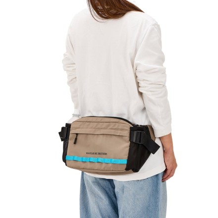 マンダリンブラザーズ WALKING BODY BAG グレー