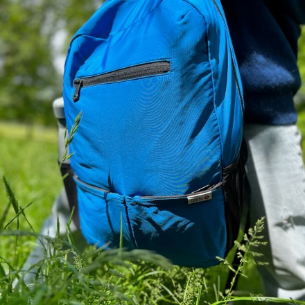 旅先で大活躍 TRAVEL SENTRY 折りたたみ式バックパック ブラック