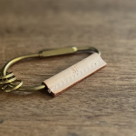 真鍮引き立つキーリング キーホルダー キナリ
