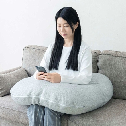 スマホがみやすい包まれまくら クッション 抱き枕 スマホ枕 カバー付き