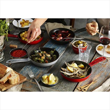 staub ストウブ キャスト スキレット 16cm ブラック 40501-142 フライパン ホーロー 鋳物 鉄 IH対応