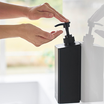 tower タワー たっぷり洗剤が出るマグネットディスペンサー ボディソープ ブラック 1537