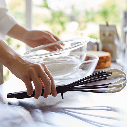 tower タワー シリコーンハンドル泡立て器 ブラック 6363