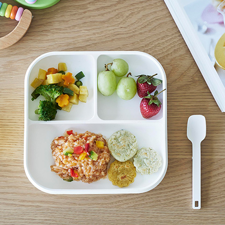 tower タワー 吸盤付きシリコーンベビーフードトレー ホワイト 10049