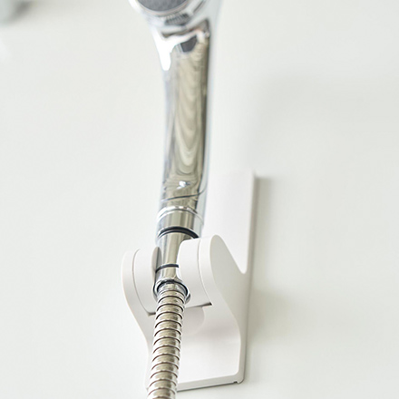 tower タワー 角度が調節できるマグネットシャワーホルダー ホワイト 10286