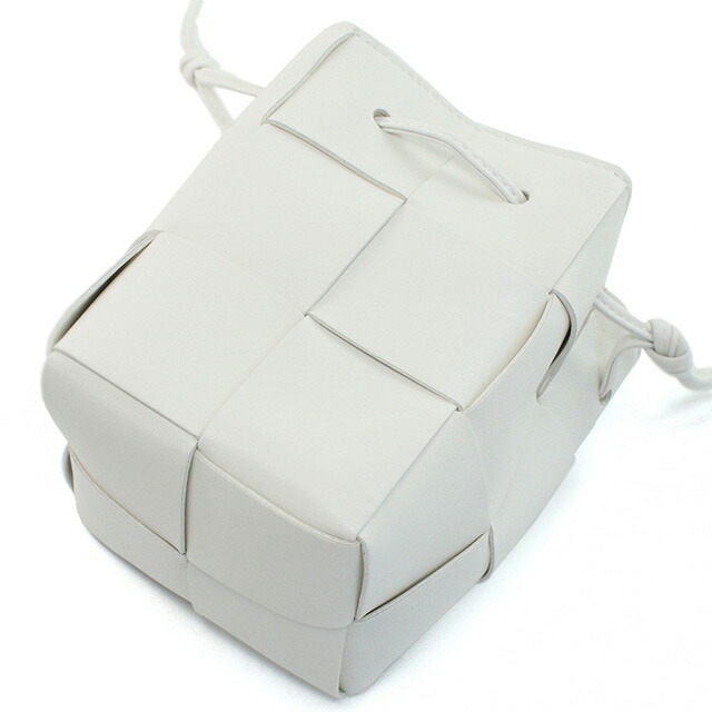 ボッテガ・ヴェネタ 斜め掛け ショルダーバッグ レディース BOTTEGA VENETA イタリア 680217 ホワイト系 バッグ 斜めがけ ブランド 高級 おしゃれ プレゼント 女性 実用的 かわいい