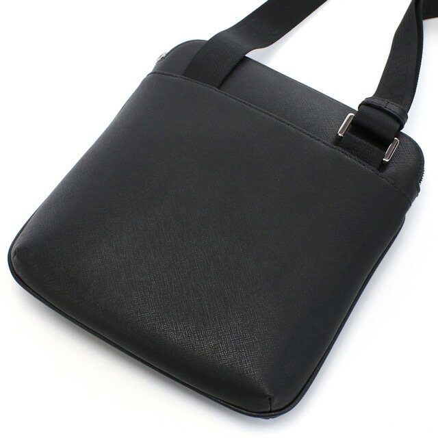 エンポリオ・アルマーニ 斜め掛けショルダーバッグ メンズ EMPORIO ARMANI ポリアミド ポリエステル Y4M185 BLACK ブラック バッグ 斜めがけ ブランド 高級 おしゃれ プレゼント 男性 実用的 かっこいい