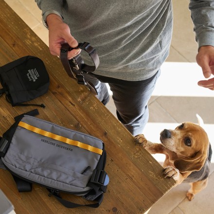 マンダリンブラザーズ WALKING BODY BAG グレー