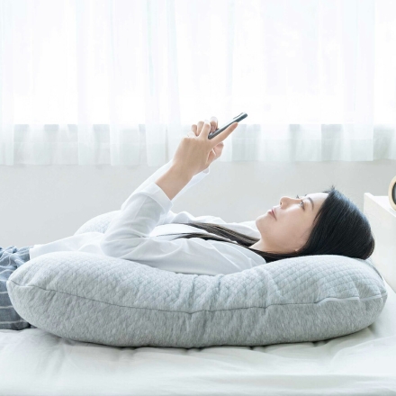 スマホがみやすい包まれまくら クッション 抱き枕 スマホ枕 カバー付き