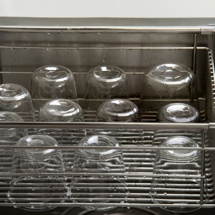 ラバーゼ シンクインバスケット 伸縮式 シンクに渡せる 大皿対応 大容量 燕三条 ステンレス 水切りラック