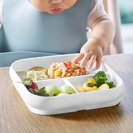 tower タワー 吸盤付きシリコーンベビーフードトレー ホワイト 10049