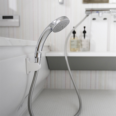 tower タワー 角度が調節できるフィルムフックシャワーホルダー ホワイト 10288