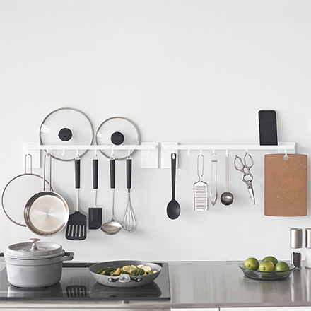 tower タワー フィルムフック鍋蓋も収納できるキッチンツールバーフック付き W55 ホワイト 10412