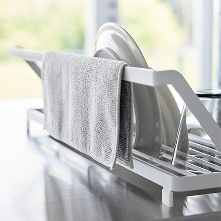 tower タワー シンク上スリム水切りラック シリコーントレー付き ホワイト 10581