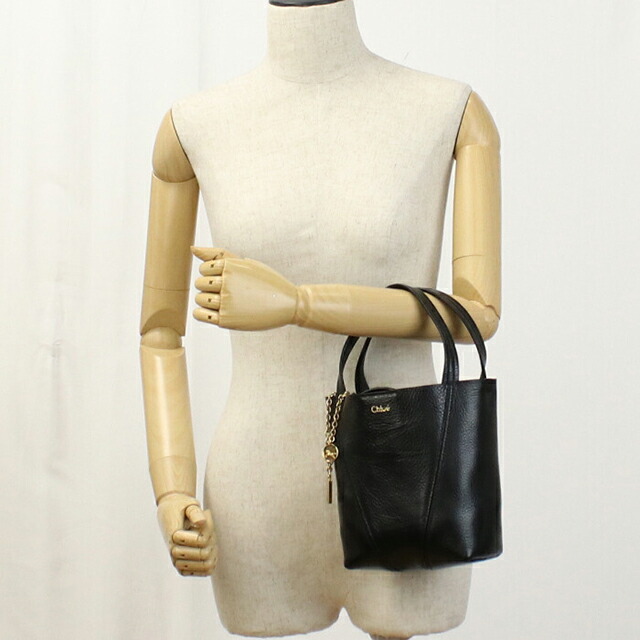 クロエ トートバッグ レディース ブランド CHLOE 2WAY CH25SS812N84 ブラック バッグ 軽量 手提げ 高級 おしゃれ プレゼント 女性 実用的 かわいい