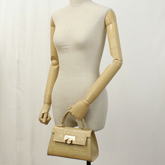 カルボッティ ハンドバッグ レディース ブランド CARBOTTI 245 ALMOND バッグ 軽量 小さめ 手提げ 高級 おしゃれ プレゼント 女性 実用的 かわいい