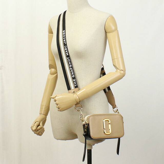 マーク・ジェイコブス 斜め掛け ショルダーバッグ レディース MARC JACOBS THE SNAPSHOT ベトナム 2S3HCR500H03 CAMEL MULTI ブラウン系 マルチカラー バッグ 斜めがけ ブランド 高級 おしゃれ プレゼント 女性 実用的 かわいい