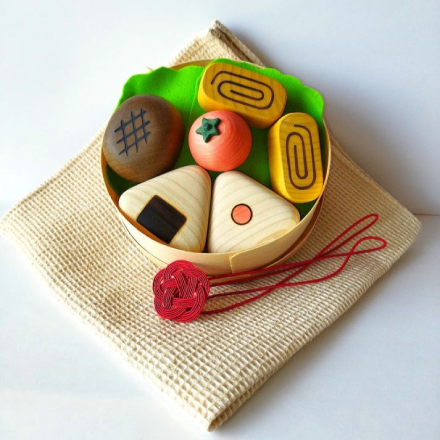 ICHIBAMOKKO 森のおべんとう -木の糸ハンカチ付き-