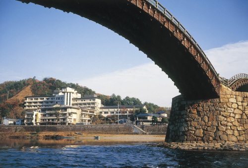 【山口】【平休日限定】錦帯橋温泉岩国国際観光ホテル　2名様平休日1泊2食付