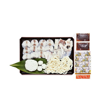 福岡 ふく太郎本部 本場関門ふく鍋セット まふくちり身・アラ500g、とらふく入りつみれ200g、とらふく入りうどん250g、ふく鍋だし45g×2、ポン酢35g×4、モミジオロシ16g