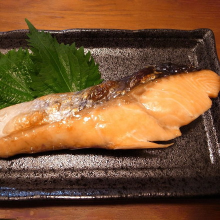三協水産 北海道日高沖 船上活〆サクラマス切身10切 70g×10 計700g 冷凍