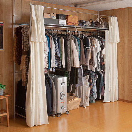 クローゼットカーテン 伸縮 大量収納 突っ張り つっぱり スーツ 衣類収納 目隠し 衣装 ドレス クローゼットハンガー
