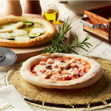 「アル・ケッチァーノ」 奥田シェフ監修　クラフトピザセット　2種（トマトピザ115g×1、ローストイカとイタリア産グリルズッキーニのジェノベーゼピザ105g×１）