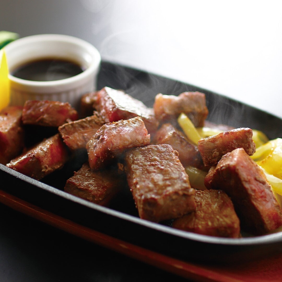宮崎牛 角切りステーキ もも肉300g（ヒマラヤ岩塩付）