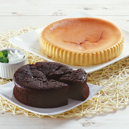 窯出しチーズケーキとガトーショコラ（ ベイクドチーズケーキ 1個（直径17cm）、 ガトーショコラ 1個（直径11.5cm））