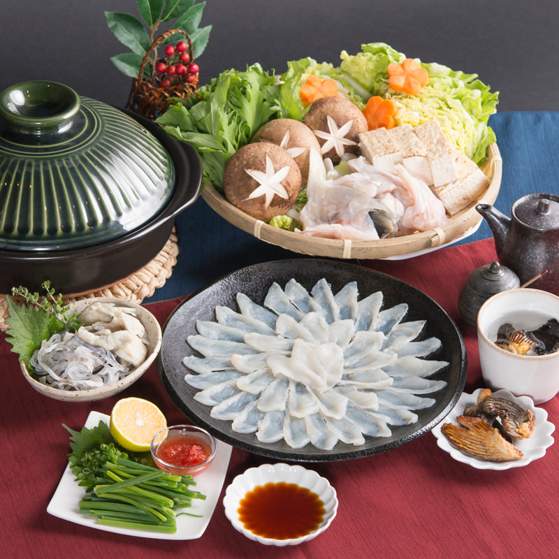 豊後とらふぐ料理セット 養殖2～3人前〔刺身約120g・あら約250g・皮約50ｇ・焼ヒレ・ポン酢・薬味〕