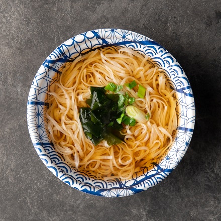 稲庭吟祥堂本舗 稲庭うどん 即席 比内地鶏 しょうゆスープ付 6食セット