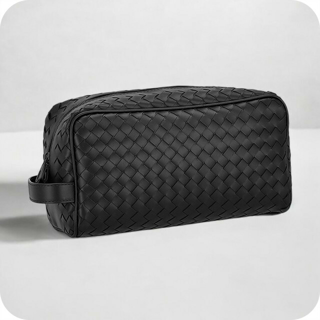 ボッテガ・ヴェネタ セカンドバッグ メンズ BOTTEGA VENETA イントレチャート 244706-V47W1 ブラック ビジネス 軽量 小さめ ミニバッグ ブランド 高級 おしゃれ プレゼント 男性 実用的 かっこいい