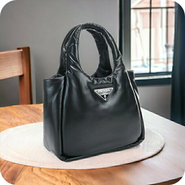 プラダ ハンドバッグ レディース PRADA NAPPA SOFT レザー イタリア 1BG412 NERO ブラック バッグ 軽量 小さめ 手提げ ブランド 高級 おしゃれ プレゼント 女性 実用的 かわいい