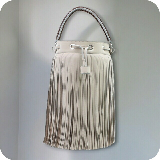 ジェイアンドエムデヴィッドソン J&M DAVIDSON ショルダーバッグ 2WAY LFRG-0WV-SCNP-951S レディース フリンジ THE FRINGE WARMTAUPE ベージュ グレージュ 斜めがけ ブランド 高級 おしゃれ プレゼント 女性 実用的 かわいい