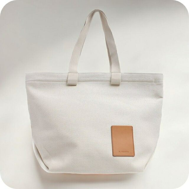 イルビゾンテ トートバッグ IL BISONTE ハンドバッグ BTO139-TCVO08-NA236 レディース ナチュラル ホワイト 軽量 手提げ ブランド 高級 おしゃれ プレゼント 女性 実用的 かわいい