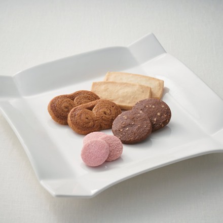 〈東京・京橋千疋屋〉 クッキー缶（9種）