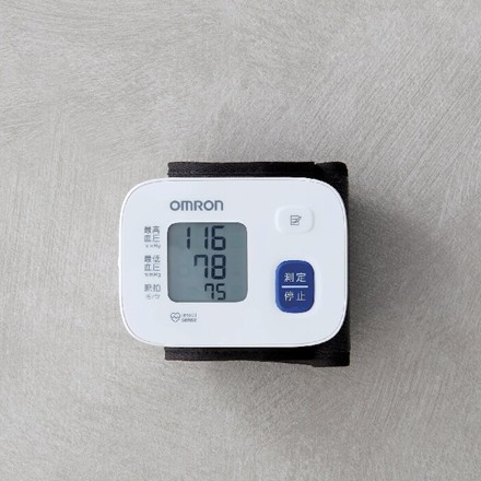 〈オムロン〉 手首式血圧計　HEM-6161