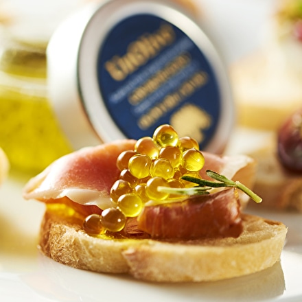 スペイン王室献上品生ハムとキャビアオリーブセット