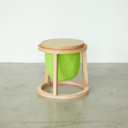 伊千呂 カンガルースツール ライトグリーン