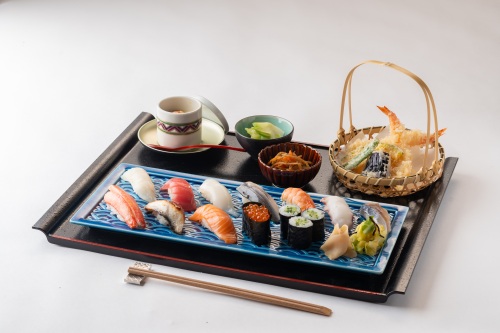 【大阪】うめきた温泉 蓮 Wellbeing Park　2名様 日帰り入浴＜うめきた御膳プラン＞≪入館+食事+お土産(温泉の素)付≫