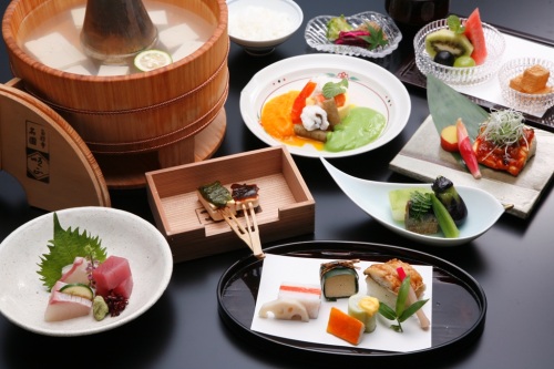 【京都】南禅寺 順正　2名様ランチまたはディナープラン≪京会席料理と湯どうふ≫
