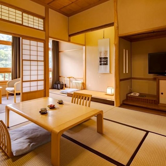 【青森】十和田ホテル　（4月～11月限定）　2名様平休日1泊2食付