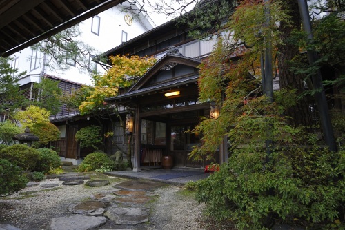 【岐阜】八ッ三館　2名様平休日1泊2食付