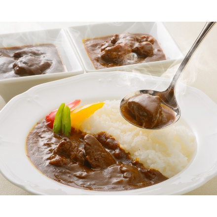 山形 創業大正12年 「米沢牛黄木」 お肉屋さんの黒毛和牛カレーセット　3種計4個