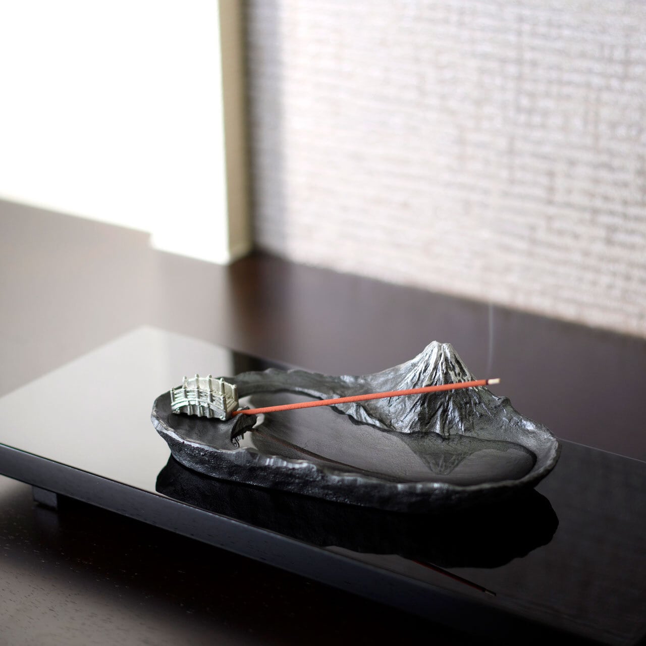 さかさ富士　香立　黒富士