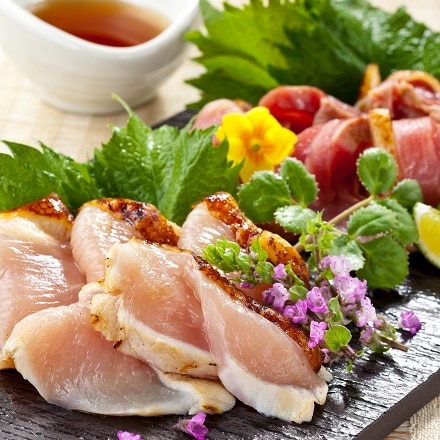 鶏たたき 炙り鳥刺し スライスモモ・ムネ 各４P