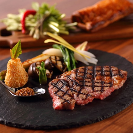 神戸牛ギフトセットA ステーキ 肩ロース ( すき焼き・ しゃぶしゃぶ用) ビーフパイ 生ハム 木箱入りセット