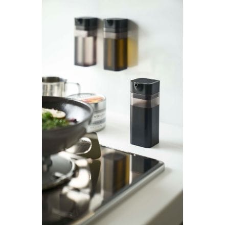 tower マグネットプッシュ式醤油差し タワー ブラック