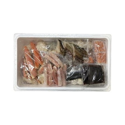 かにちり鍋 ズワイガニ 蟹鍋 ゆでずわいがにカット400g、生たらばがにカット200g、生ずわいがに棒ポーション200g、ボイル海老×12、ボイル帆立×6、かに入つみれ×6、助宗鱈切身40g×4、ツボ抜きいか100g×2、だし用昆布5g×2、ポン酢たれ30g×5、紅葉おろし10g×5